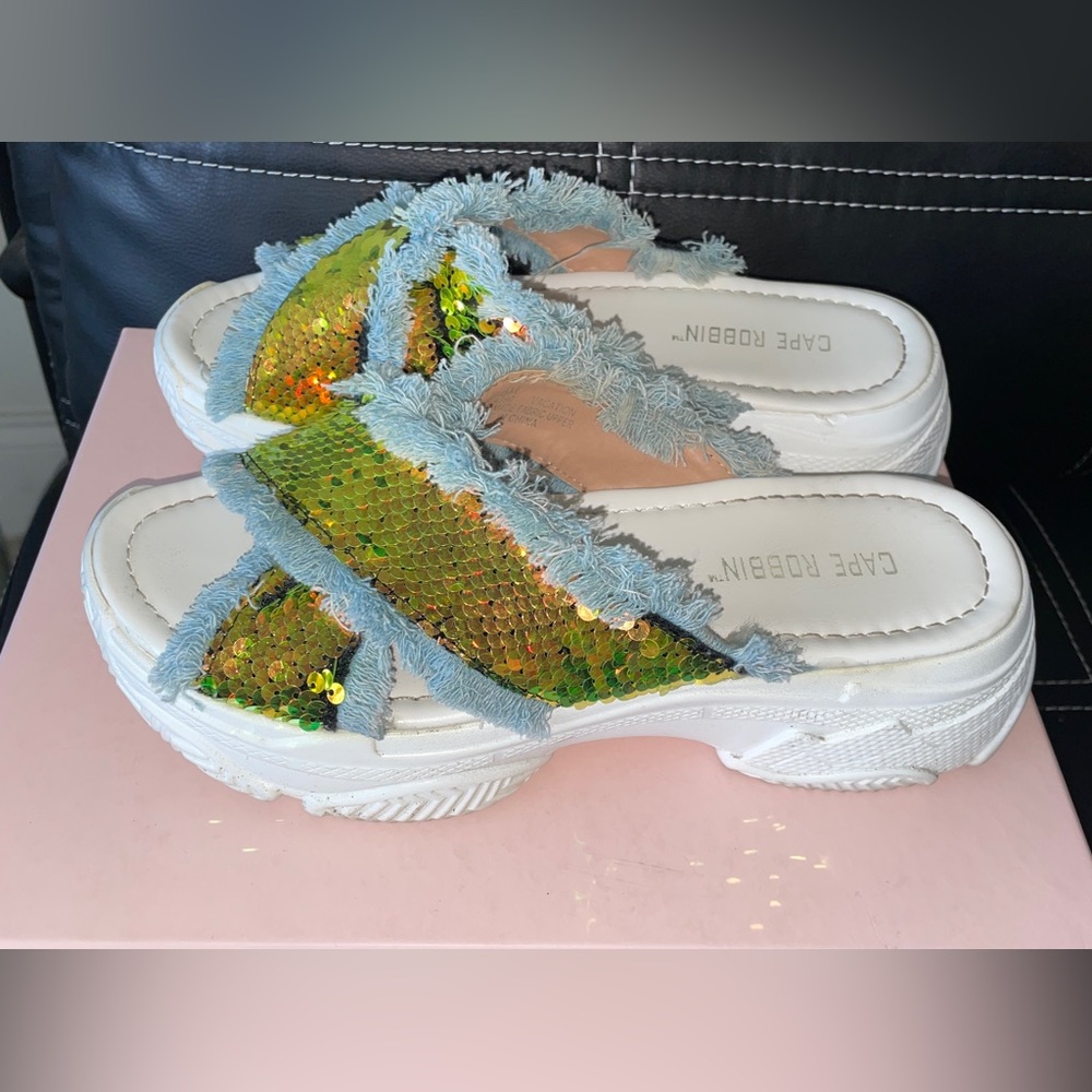 Cape Robbin Chunky White Platform Slides, Golden … - image 6